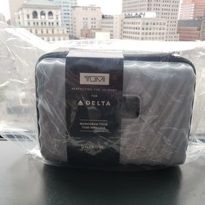 Tumi 19 Degree Mini Case ✈ Travel Case First Class